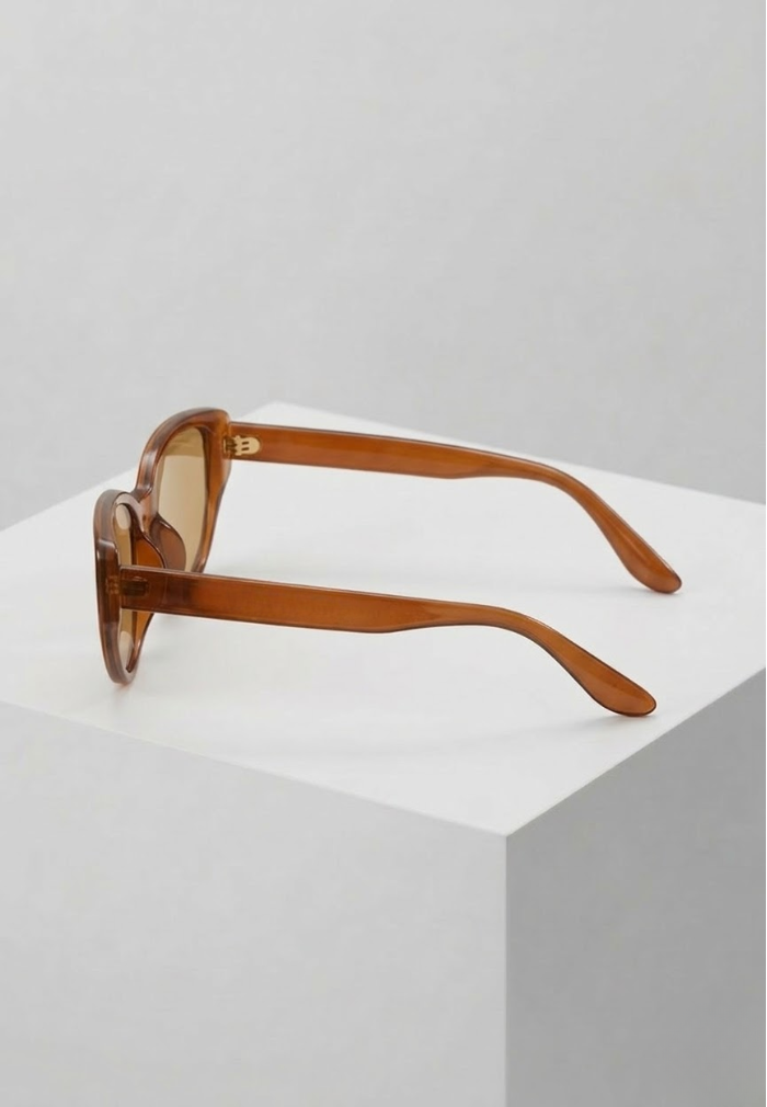 Caramel Cat-Eye Sunglasses – Brown Frame / Amber Lens